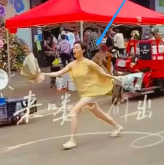 吴越的做法实在是太过浮夸，连表情管理都不要了，这是干嘛？