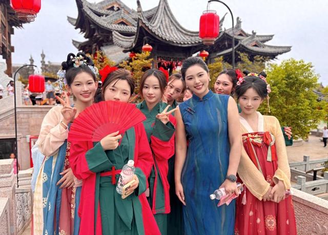 河南广播电视台法治频道比翼招亲寻缘奇幻游首场活动圆满成功