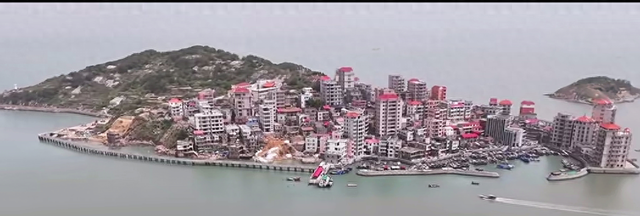 福建惊现海上摩天村！百栋高楼浮海面，村民年入20万