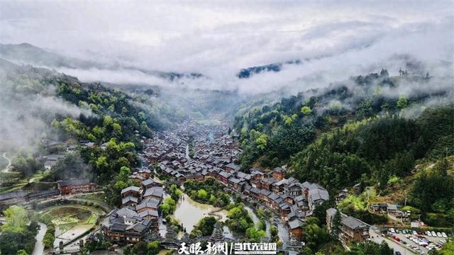 沿着公路找“彩蛋”①｜侗歌爬上鼓楼檐，蓝靛飘落在侗乡
