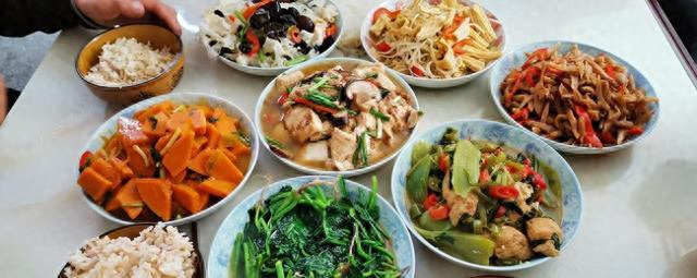 50块搞定四菜一汤，饭馆150元的快乐咱在家就能有	，全家美滋滋！