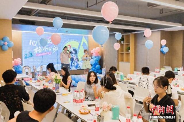 兴趣为桥 年轻人钟情“不尴尬社交”