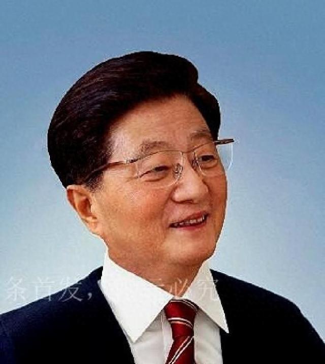 他曾任上海市委书记，主政上海40多年，官至正国级，享年69岁