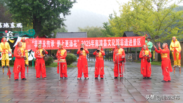白天穿越三国，夜晚小区观影！南漳的国庆打开方式太独特了
