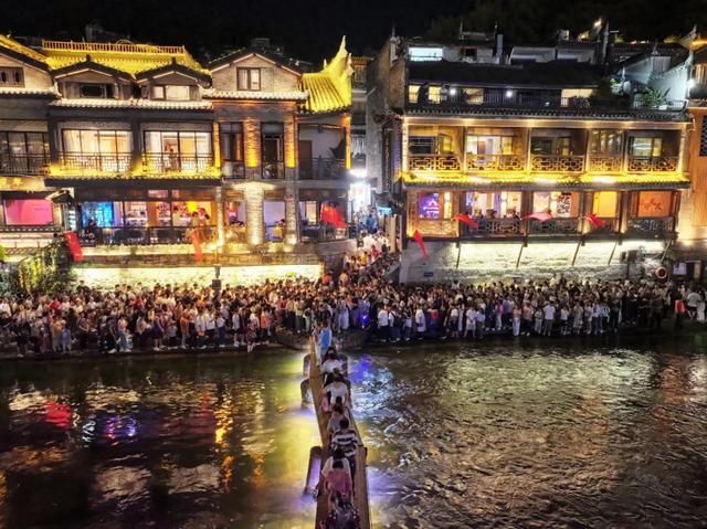 2025年，中式美学将如何重返我们的生活？