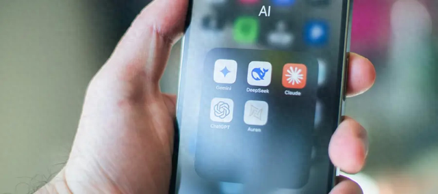 AI不是你的助理，是你的合伙人：副业搞钱者要精通的6个“指挥级”AI提示词