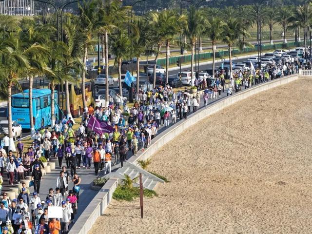 万人同行！今天的情侣路，超燃！