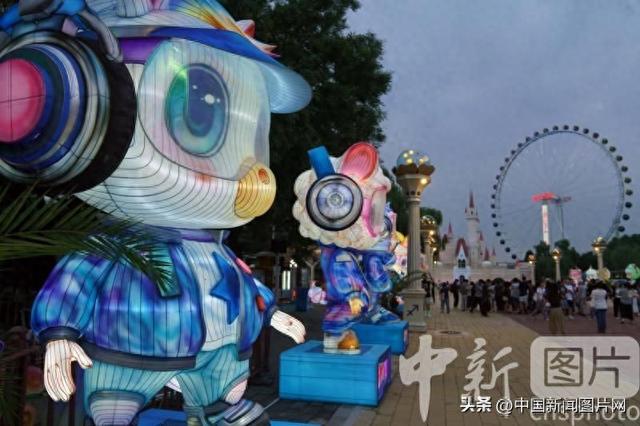 北京石景山游乐园京彩灯会即将举行
