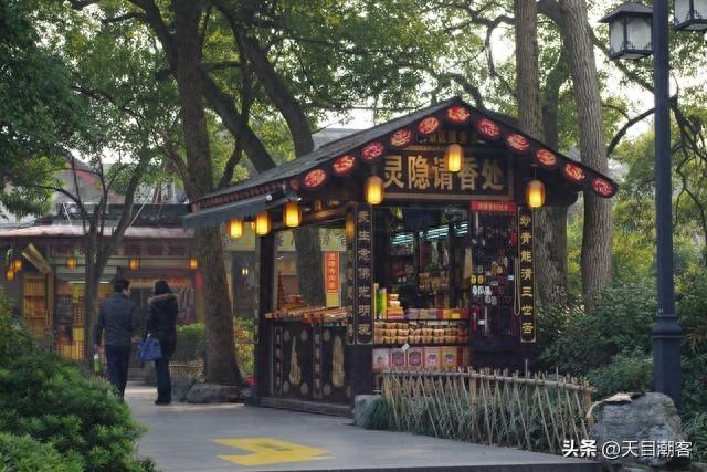 杭州西湖从诗意空间蜕变为流量变现，警惕过度商业化对文化的侵蚀