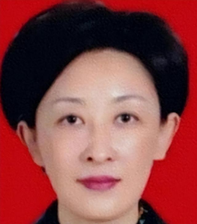 又揪出来一个巨贪，金额高达9.7亿，首富夫人郝斌跨境逃亡失败了