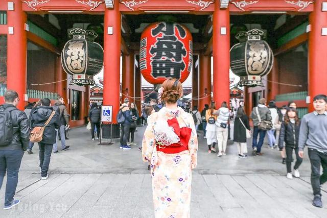23岁中国女游客在日本坐滑翔伞，失控坠海！教练兼店主丧命