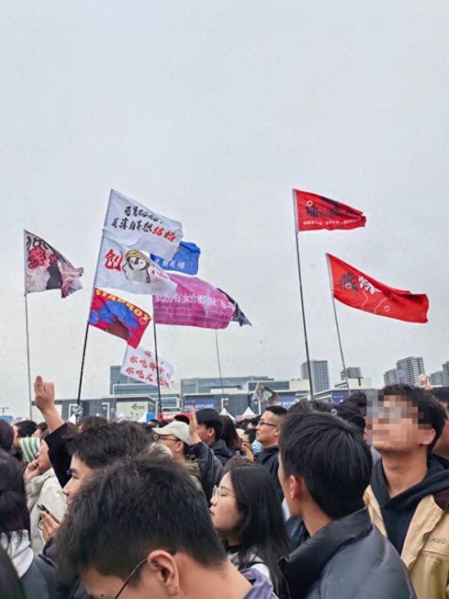 跟团游“失宠”？年轻人偏爱个性自由行与拼假，文旅圈产品忙着“变花样”