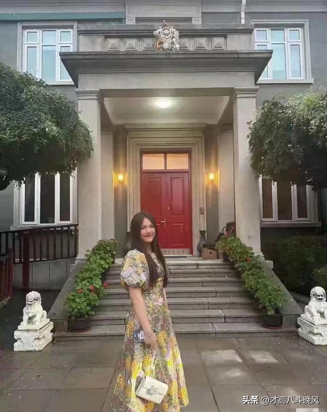 李湘在平台晒自家北京小院，大到让网友以为是景区，真的太有钱了