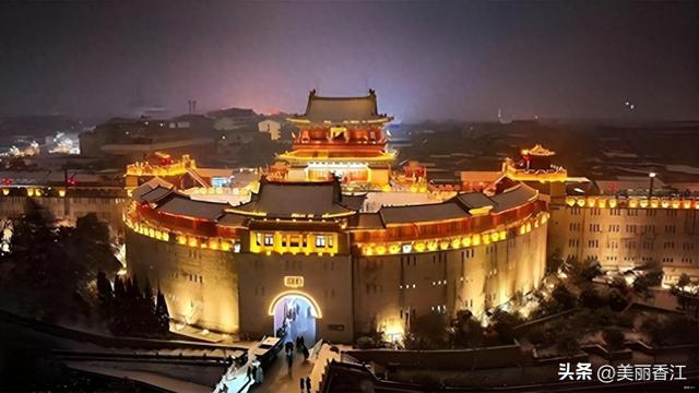 《漫游神都》— 胡庚辰