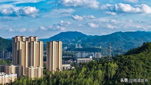 南漳：晴好天气相伴 县城美景如画