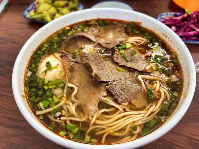 从一碗牛肉面开始，解锁初冬金昌的一日漫游