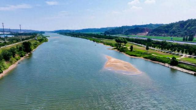 藏不住了!洛河的四重身份