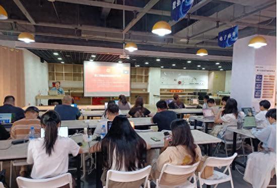 福州市总工会举办人工智能创作课堂