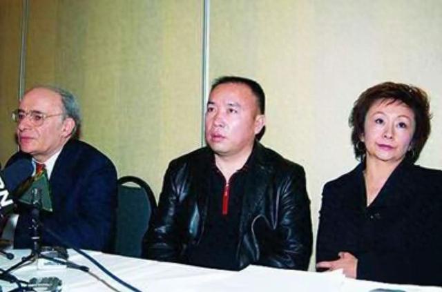 赖昌星前妻现状曝光：曾明娜独居3000平老宅，穿麻布衣用灶台做饭