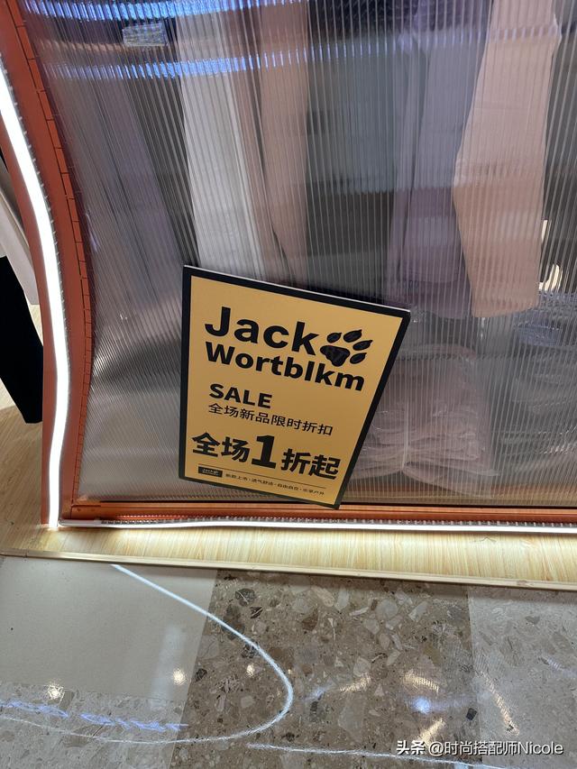卓凡尼华伦天奴属于几线品牌（被假货坑惨的4个大牌从红极一时到山寨重灾区）