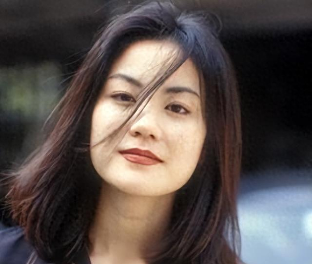 看得出来，关淑怡的事变真不少，新闻一曝出就让人觉得她像是从