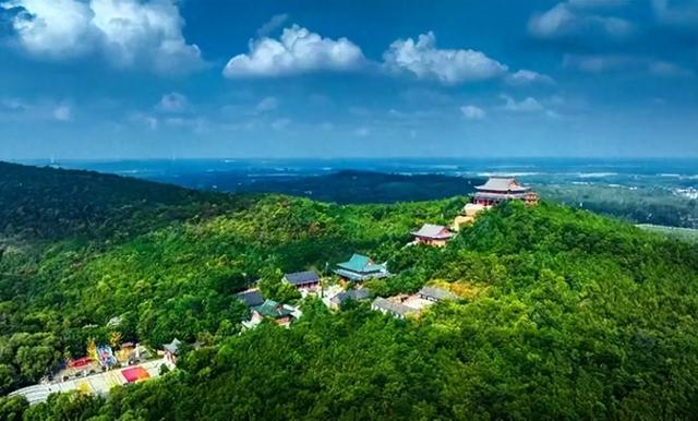 古韵与新声交织的清凉画卷——艾山夏日掠影 | 作者 王小二
