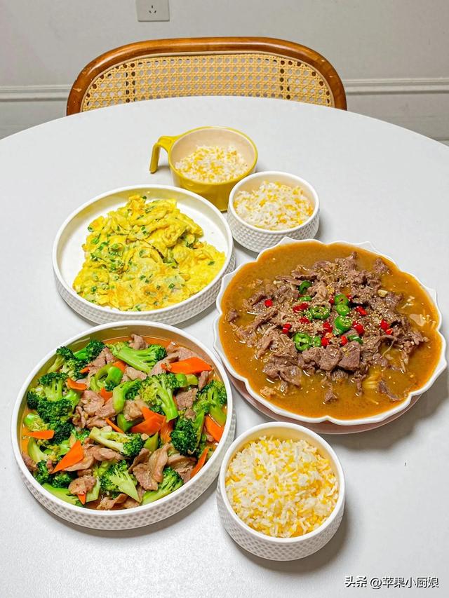 晚餐只有3个菜，却火了朋友圈，网友：个个好菜，丰盛