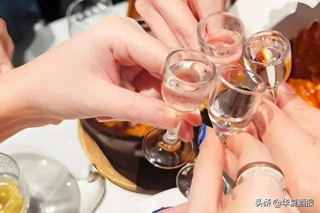 酒类即时零售可达1000亿规模，何时到达瓶颈？