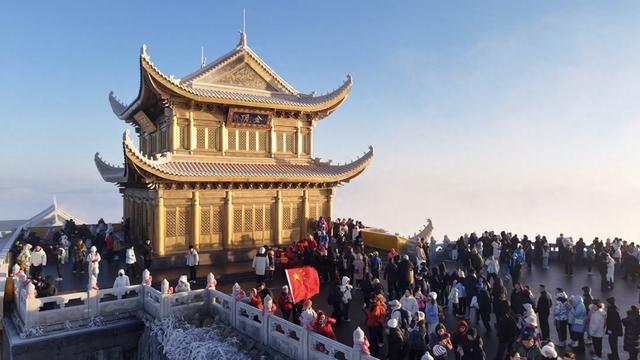 川西南春节拼文旅：乐山流量登顶，三城王炸夹击，谁能笑到最后？