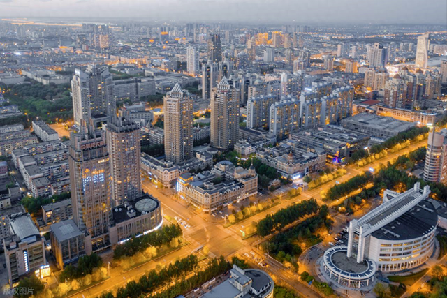 中国最大的省会城市，相当于8个上海，被称为“东方莫斯科”