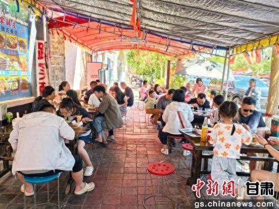 戈壁藏景，烟火引客，瓜州文旅玩出“新花样”
