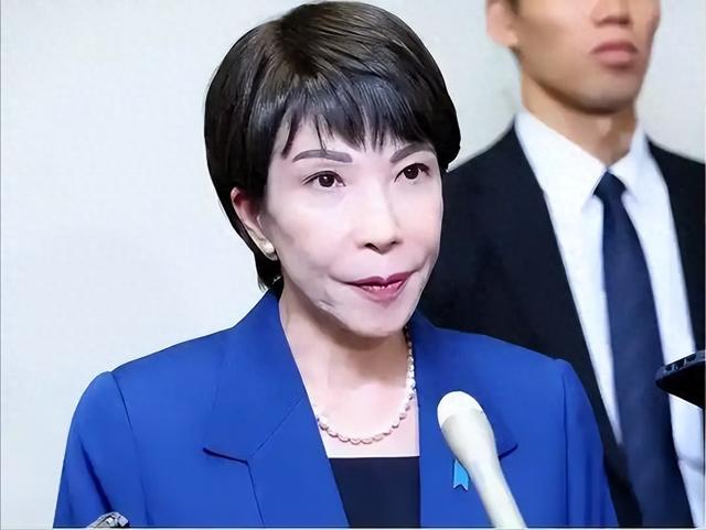 解放军高规格应对美军动向，日本右翼态度明显降温，把高市看懵了