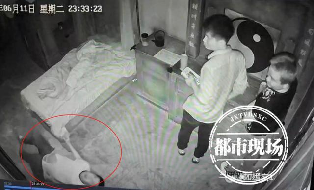 密室逃脱40攻略（40岁男子玩密室逃脱）