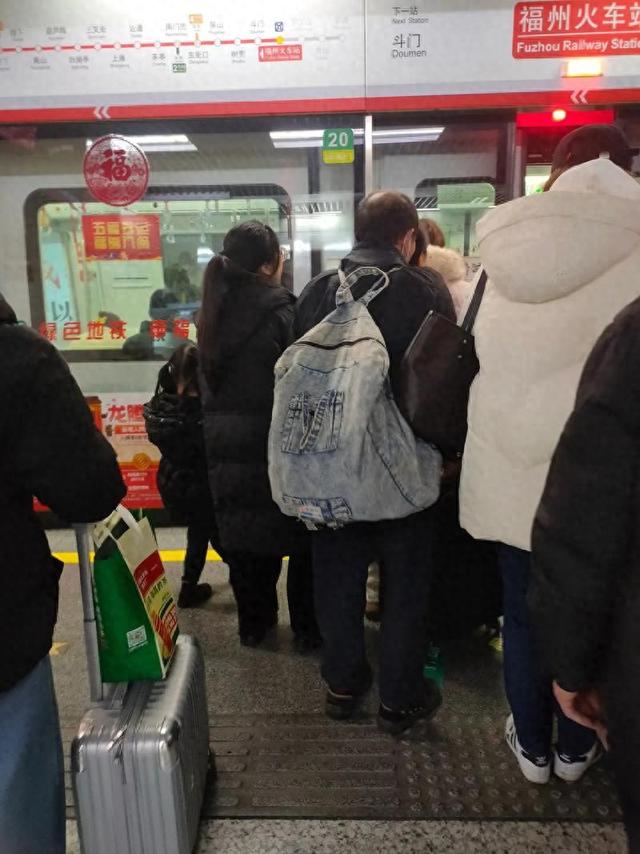 以后出门不用堵，飞机出租成现实？低空经济火了！咱们也能分杯羹