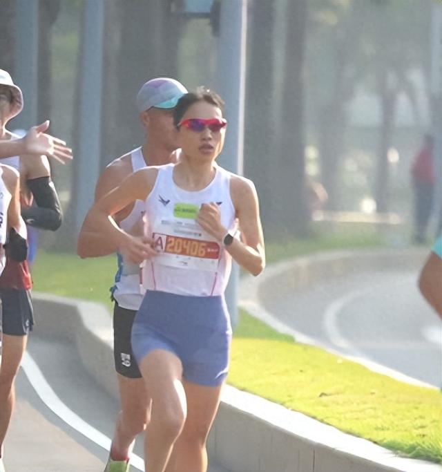 白岩松也没想到，辞退传闻半个月后，医院披露最快女护士离职内情