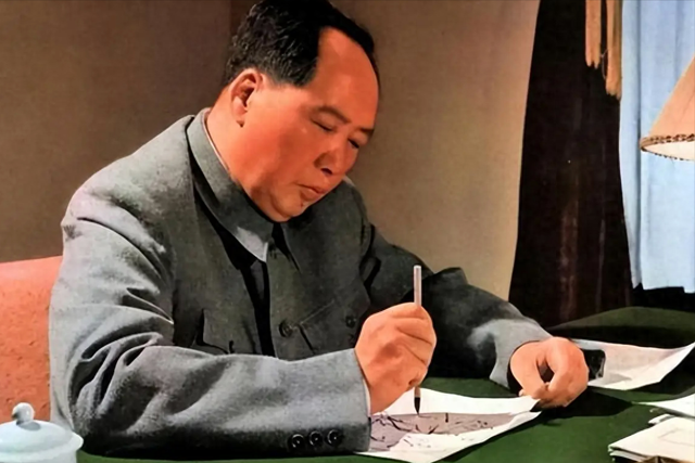 毛主席为何一生不进故宫，终生再未回延安？周总理的谈话道出实情