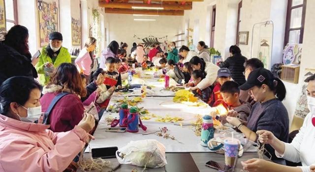 ​烟台文明旅游小志愿者开展主题旅游活动