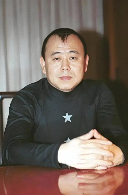 全家移民真相大白2年，享正师级待遇的潘长江，已走上另一条大道