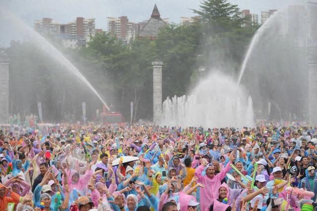 海南这个16万人的县城为何3天涌入17万游客？