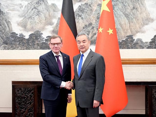 高市早苗想翻案？中方甩出7大铁证	，当着战败国的面，给台湾定性