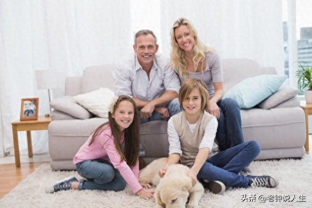 为人父母，必须要告诉孩子们：“尽量不要让别人知道你的状态”