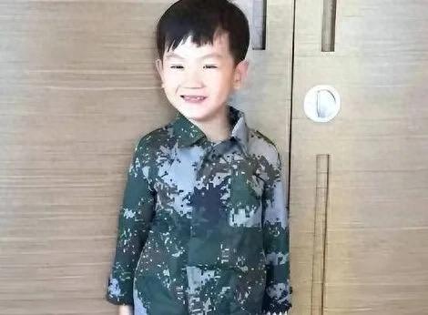 王宝强儿子已长大,是谁的亲儿子一目了然,观众:太像了