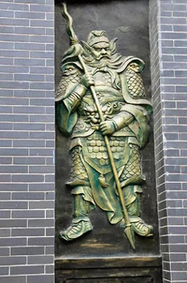 三国无线道具（三国三大奇兵中唯一没官方认证的蛇矛）