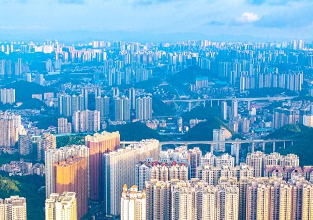 国内最凉快的七座城市，夏天不用开空调，睡觉还得盖被子