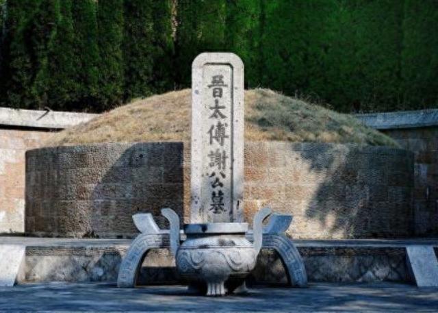 远离古庙破解版（宁可夜宿荒坟）