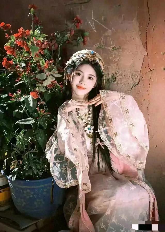 新疆乌鲁木齐一校花， 身高169cm，体重48kg 美的让人移不开眼