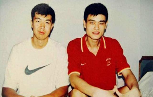 王治郅：离婚后重新再婚，退役迎娶美女主持周蕾，人生终圆满