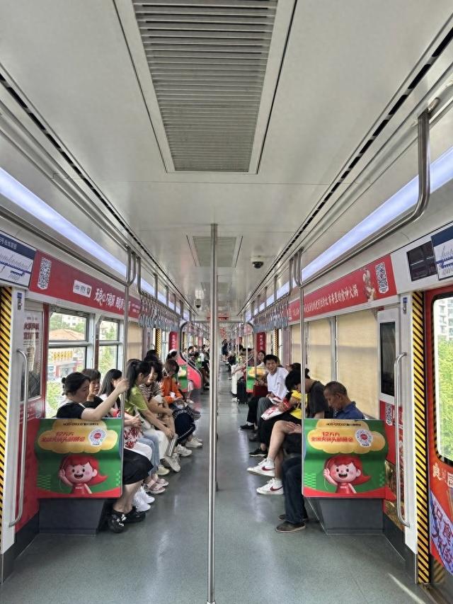 热辣的重庆火锅专列，开往山城文旅消费新站点