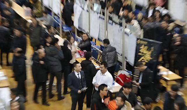 经济压力大、人民不赚钱！为何还有人看好中国经济？原因让人意外