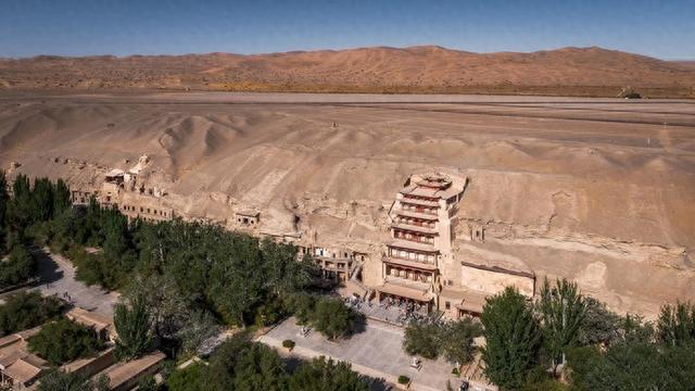 邱华栋：敦煌的世俗场景与洞窟世界